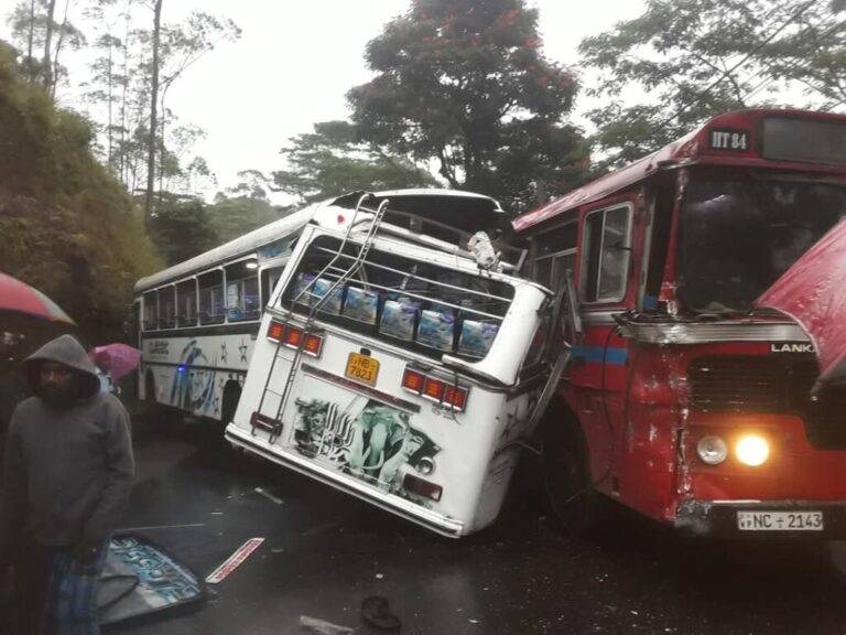 වාද්දුව බස් රථ අනතුරෙන් එක් රියදුරෙක් ජීවිතක්ෂයට!