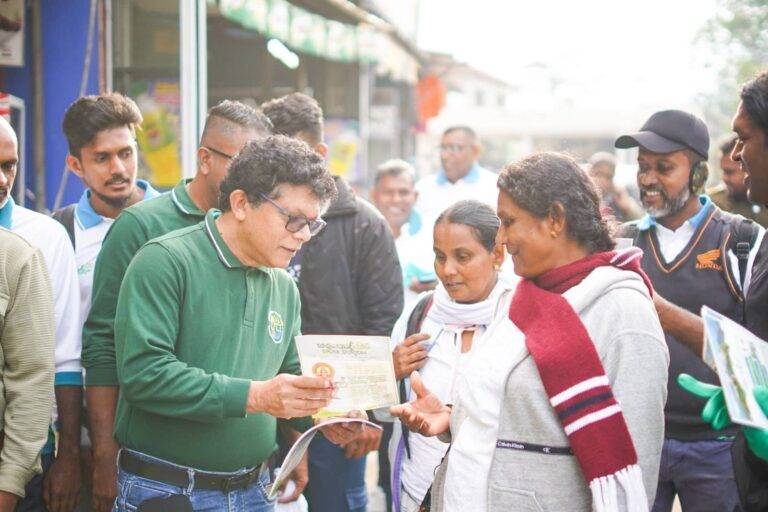 ‘සමනොළ සිරි – හරිත වන්දනා’ – සිරිපා පුද බිමේ කසල ඉවත් කිරීම ඇරඹේ!