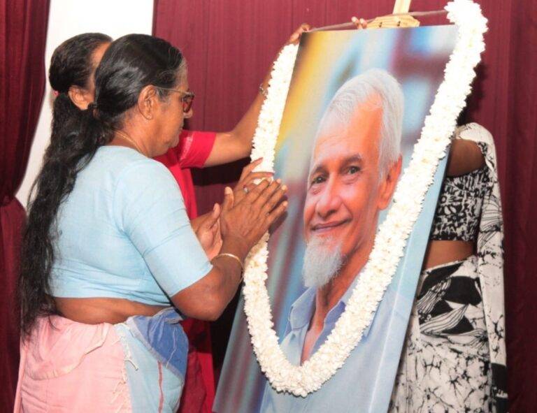 “මහජන බුද්ධිමතෙකුගේ පටිසෝතගාමී අභිචාරිකාව” – ජ්‍යේෂ්ඨ මාධ්‍යවේදී වික්ටර් අයිවන් සමරයි! (PHOTOS)