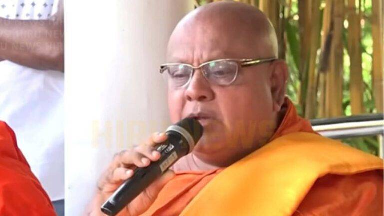 රෙද්දෙන් වහපු යකඩ යකා…