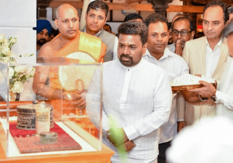 ඓතිහාසික දෙව්නි මෝරි ශ්‍රී සර්වඥ ධාතුන් වහන්සේ වැඳ පුදා ගැනීමට ජනපති එක් වෙයි!