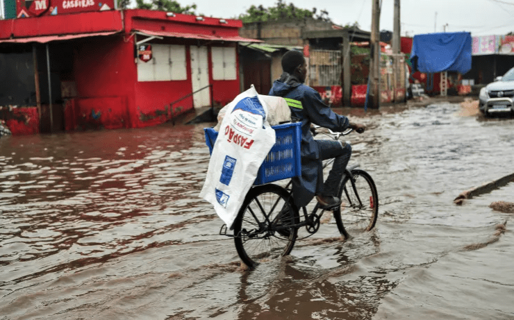 දරුණු ගංවතුර තත්ත්වය මැද හිස ඔසවන්න වෙර දරණ මොසැම්බික් රාජ්‍යය!
