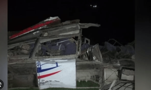 නේපාලයේ බිහිසුණු බස් රථ අනතුරක් : 13 ක් ජීවිතක්ෂයට