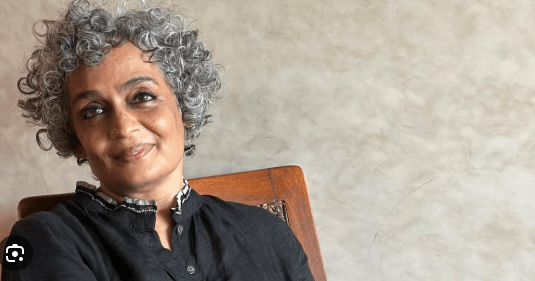 බර්ලින් චිත්‍රපට උළෙල සහ අරුන්දතී රෝයි: කලාව දේශපාලනයෙන් තොර විය හැකිද?