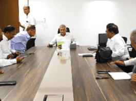 කොළඹ මල්පාර එජාප කාර්යාලයේදී හදිසි රැස්වීමක්!