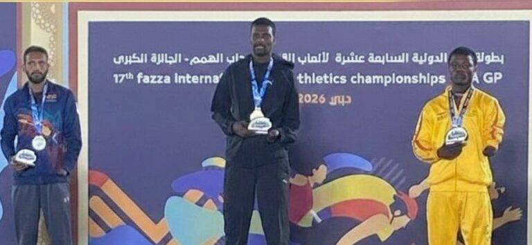 සමන්ටත් ඩුබායි හී දී රිදී පදක්කමක්