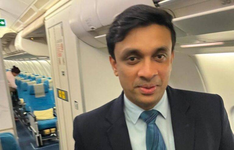 කිරි මව් ලෙස අප ඉන්නම් මෙවන් පුතුන් ළඟ උතුම් …!