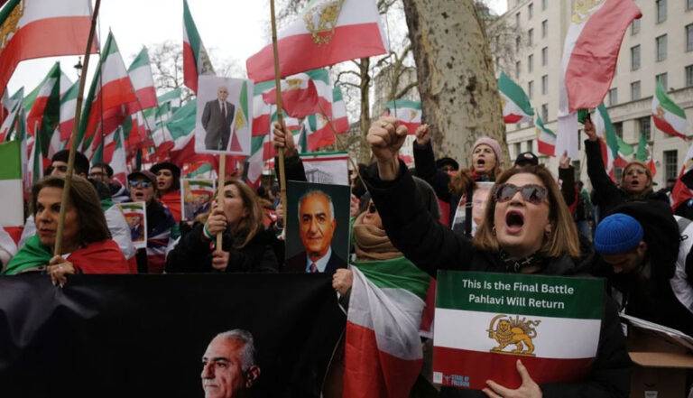 ඉරානයේ රාජාණ්ඩුවට එරෙහිව ශිෂ්‍ය විරෝධතා රටපුරා ඇරඹේ