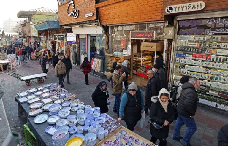 ඉරානය එරට පෞද්ගලික ව්‍යාපාර වසා දැමීමට තීරණය කරයි