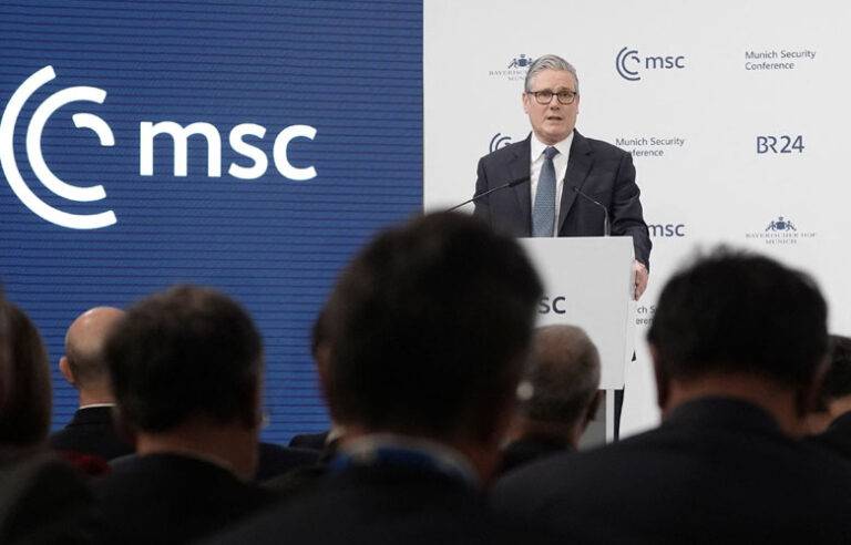 යුරෝපය සටන් කිරීමට සූදානම් විය යුතු බව බ්‍රිතාන්‍ය අග්‍රාමාත්‍යවරයා මියුනිච් ආරක්ෂක සමුළුවේදී කියයි