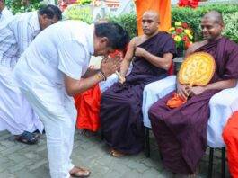 කිසිම අයකුට බුදුදහමට හෝ ආගමික නායකයන්ට අපහාස කරන්න අයිතියක් නැහැ – විපක්ෂ නායක සජිත්