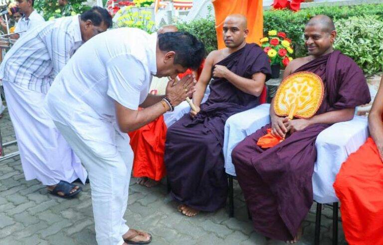 කිසිම අයකුට බුදුදහමට හෝ ආගමික නායකයන්ට අපහාස කරන්න අයිතියක් නැහැ – විපක්ෂ නායක සජිත්