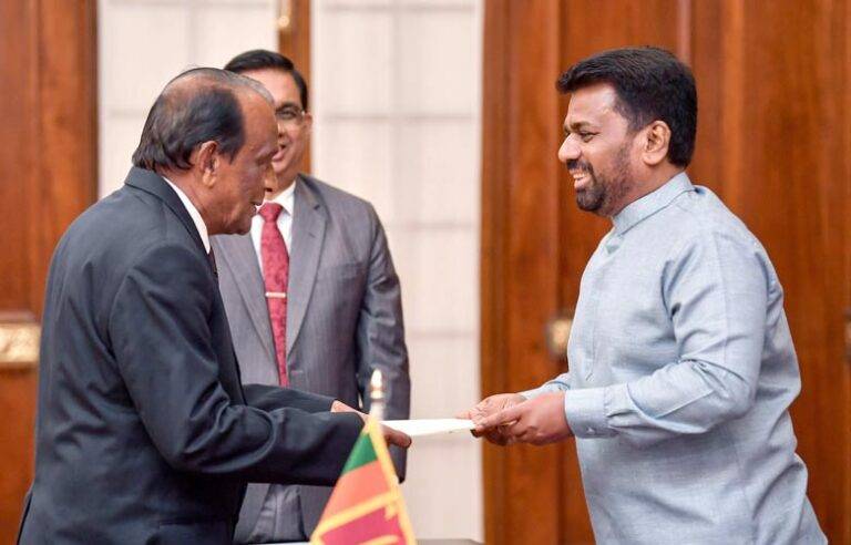 දකුණු පළාත් ආණ්ඩුකාර ධුරයටත් මහාචාර්යවරයෙක්