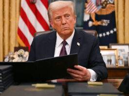 ජනාධිපති ට්රම්ප් ලෝකය පුරා ක්රියාත්මක වන පරිදි 10%ක නව බදු පනවයි.