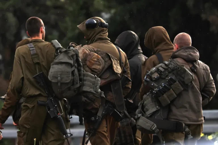 ලෙබනන යුද්ධයට එක් වූ ඊශ්‍රායල පාපන්දු ක්‍රීඩකයාට ජාත්‍යන්තර විරෝධයක්…