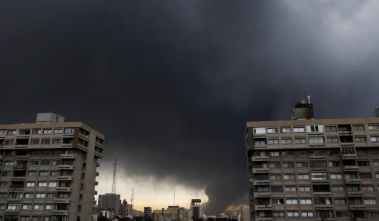 ඉරානයේ තෙල් ගබඩා සහ පිරිපහදු මධ්‍යස්ථාන වෙත ගුවන් ප්‍රහාර!