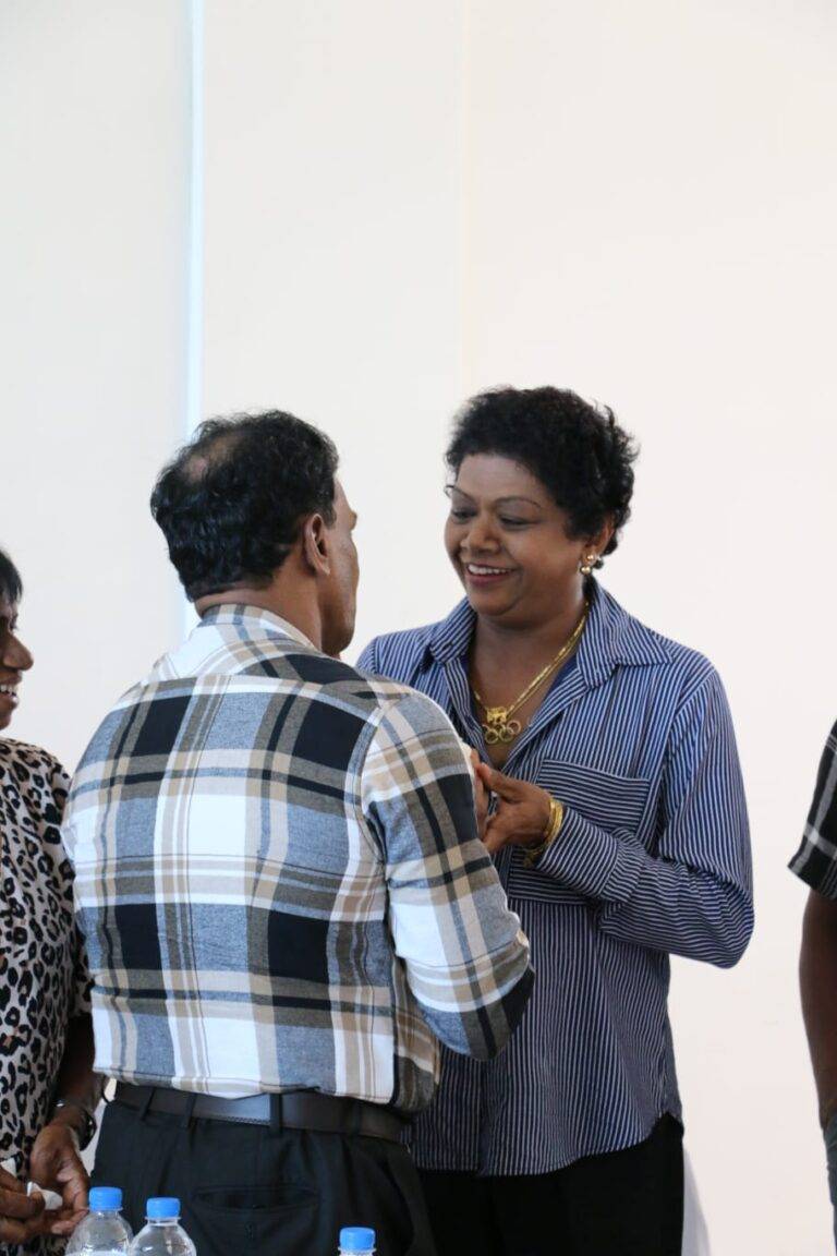 කාගෙත් හිත් ජයගත් ජයලත්!