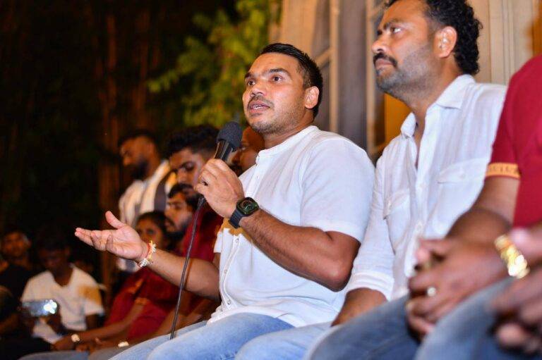 කරන්න ඕන දේවල් ඒ ඒ කාලයේදීම කරන්න. නැත්නම් බර කරට ගන්න වෙන්නේ ජනතාවට – නාමල් ආණ්ඩුව කියයි