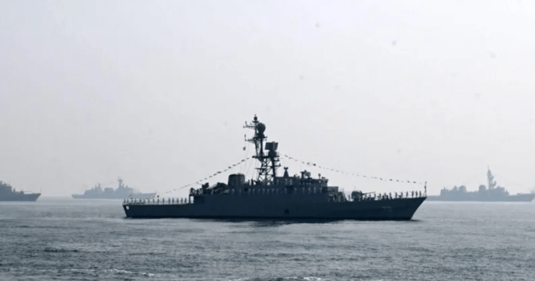 ඉන්දීය සාගරයේ යුද ගිනි: ‘Iris Dena’ නෞකාව ගිල්වා දැමීම පිටුපස ඇති සැඟවුණු කතාව..