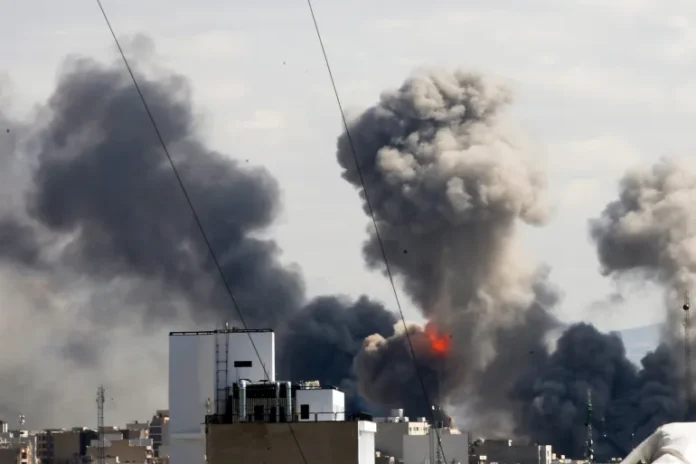 AA-20260301-40700615-40700608-EXPLOSIONS_HEARD_IN_TEHRAN_AS_NEW_ISRAELI_AIRSTRIKES_HIT_IRANIAN_CAPITAL-1772362950