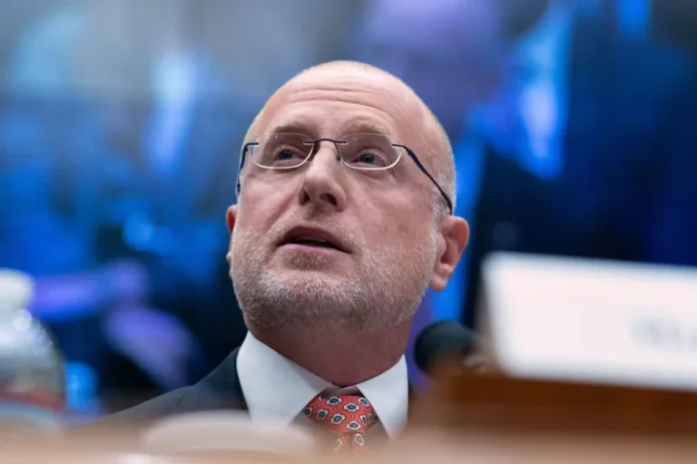 ට්‍රම්ප් පාලනයෙන් මාධ්‍ය ආයතනවලට එල්ල වන බලපෑම් සහ තර්ජන