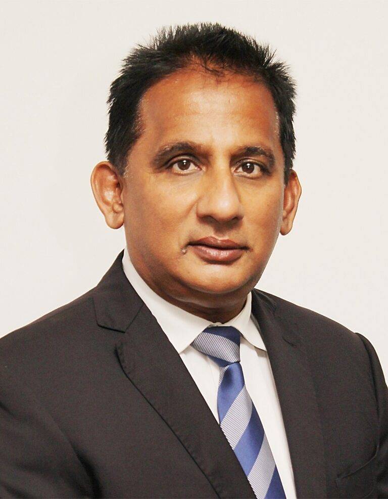 වසර 115 ක් පැරණි වෙළද සේවා ක්‍රිකට් සංගමයේ සභාපති පුටුව සිරෝෂට