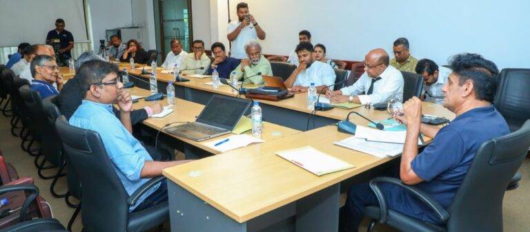 ගල්ෆ් යුද්ධය: ශ්‍රී ලංකාවට සිදුවන බලපෑම ගැන විපක්ෂ නායකගේ ප්‍රධානත්වයෙන් හදිසි සාකච්ජාවක්!