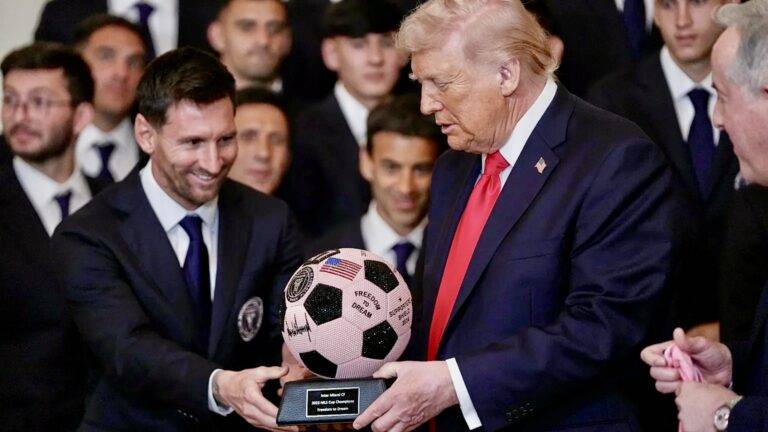 “Who’s better, him or Pele?” යුද්දෙත් එක්ක මෙසී වුන ට්‍රම්ප් හමුවුණ Messi!