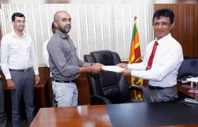 මෝටර් රථ ප්‍රවාහන කොමසාරිස් ජනරාල් CID අත්අඩංගුවට !