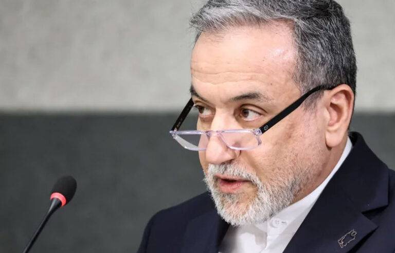 ඊශ්‍රායලය ගින්දර සමඟ සෙල්ලම් කරන බව ඉරාන විදේශ අමාත්‍යවරයා කියයි