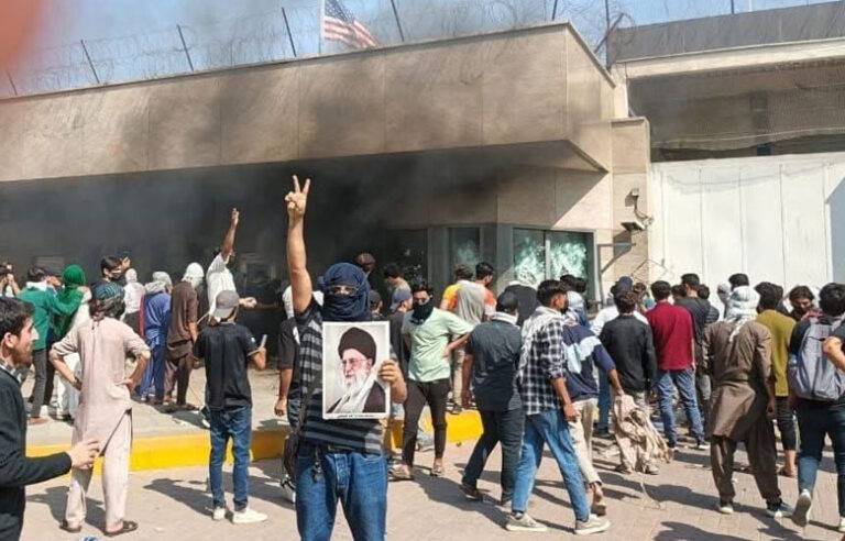 පාකිස්ථානයේ කරච්චි නුවර ඇමරිකානු කොන්සල් කාර්යාලයට ප්‍රහාර; අවම වශයෙන් 9 දෙනෙකු ජිවිතක්ෂයට