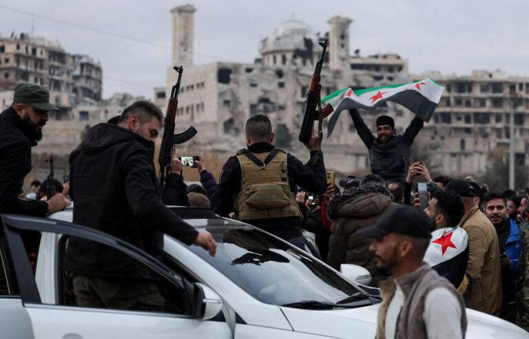 ඇමරිකා හා ඊශ්‍රායල් ප්‍රහාර වේගවත් කරමින් ඉරානයට එරෙහිව කුර්දි සටන්කරුවන් සිය ගණනක් ගොඩබිම් ප්‍රහාරයක් සඳහා සුදානම් වේ