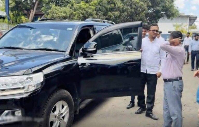 සියලු සමාජවාදයන් පවතින්නේ පළමු ධනය සම්මුඛ වනතාක් පමණි