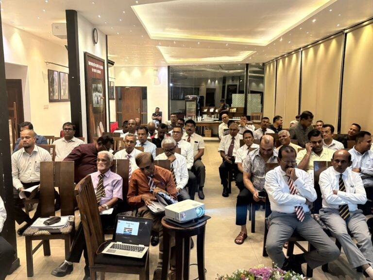 ඕල්කට් ක්‍රීඩාවේ මුල් පුටු ගවේෂ්ට සහ ලාල් ට