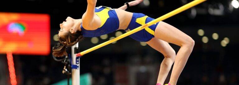 ලෝකයේම මලල ක්‍රීඩා ඇස් පෝලන්තය දෙසට හැරී තිබෙන මොහොතේ උස පැනීමේ ඉසව්වට රිදී පදක්කම් තුනක්