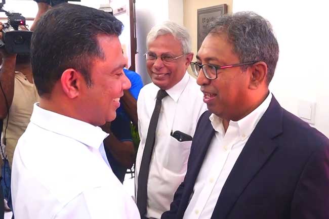 1990 සුවසැරිය ගිලන්රථ සේවාවේ නව මූලස්ථානයක්!