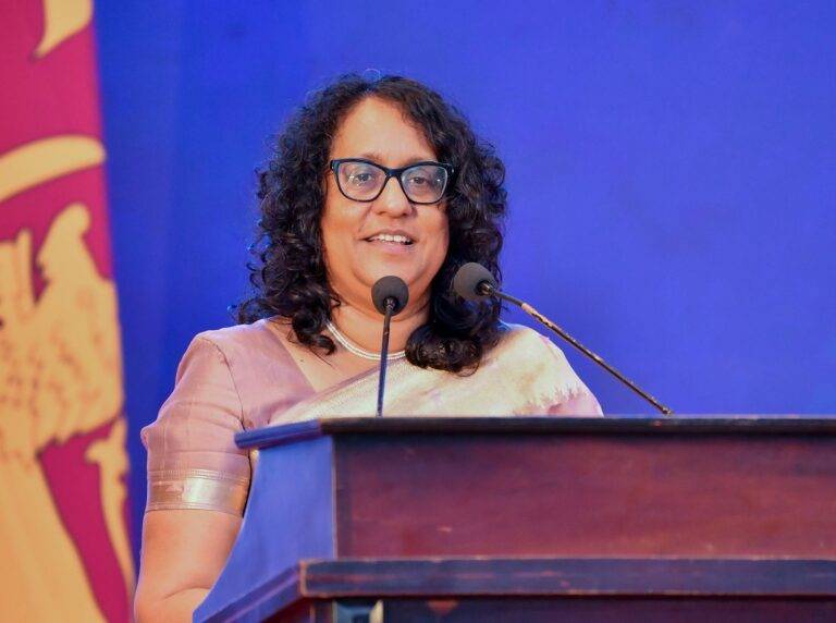 සැබෑ සතුට සහ සැනසිල්ල උදාවන අනාගතයක් වෙනුවෙන් නොනැවතී කැපවෙමු – අගමැතිනිය අලුත් අවුරුදු සුබ පැතුම් එක්කරමින් කියයි