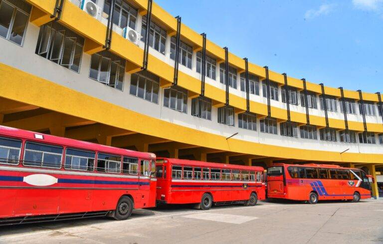 නවීකරණය කළ පිටකොටුව මධ්‍යම බස් නැවතුම්පොළේ දේපළ හානි කළ පුද්ගලයෙක් අත්අඩංගුවට!