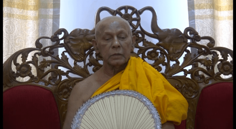 සමස්ථ ලෝකයටම සාමය සමගිය උදාවීම නව අවුරුදු උදාවේ අපේක්ෂාවයි – මල්වතු පාර්ශවයේ අනුනායක හිමි