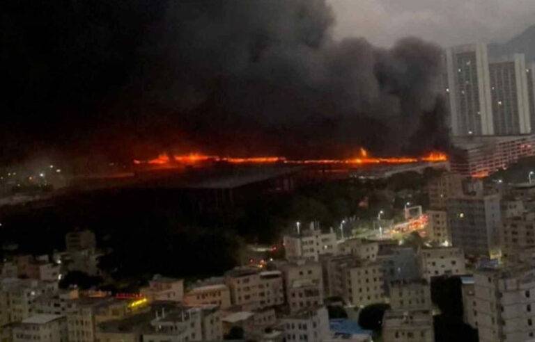 චීනයේ ප්‍රධානම BYD විදුලි වාහන නිෂ්පාදන කර්මාන්ත ශාලාවේ හදිසි ගින්නක්