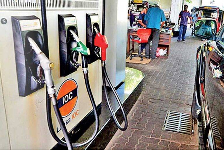 අලුත් අවුරුද්දට තෙල් ගහන්න QR ඉවතට!