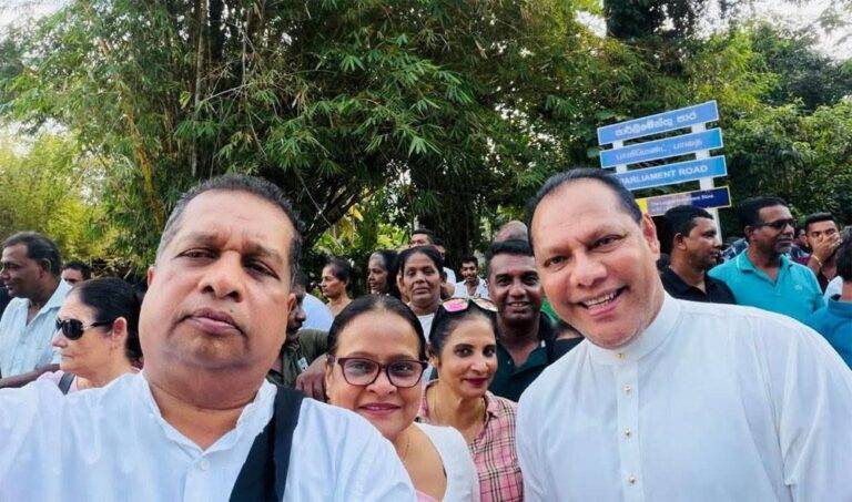 විදුලිබල හා බලශක්ති අමාත්‍යවරයාට එරෙහි විරෝධතාවයට විපක්ෂයේ සහාය