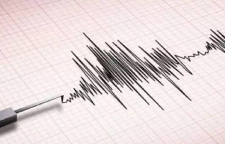 ඉන්දුනීසියාවේ රික්ටර් මාපකයේ 7.8 ක භූමිකම්පාවක්; සුනාමි අනතුරු ඇඟවීම් නිවේදන නිකුත් කරයි