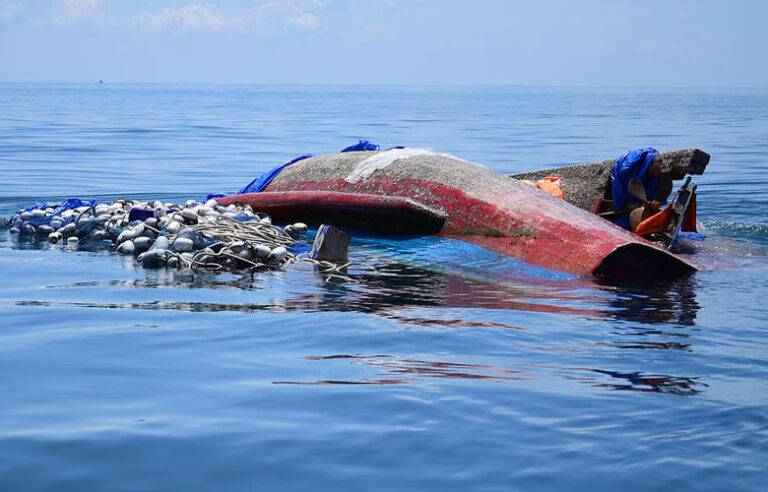 අන්දමන් මුහුදේ රෝහින්ග්‍යා සරණාගතයින් රැගත් බෝට්ටුවක් පෙරළීමෙන් 250 ක් පමණ අතුරුදන්